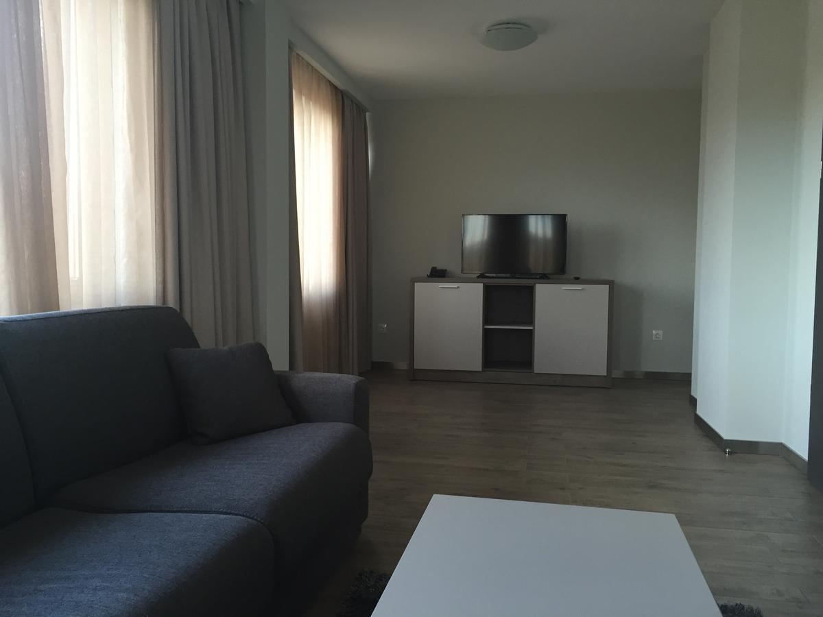 La Casa Hotel Cigov Csark Kültér fotó