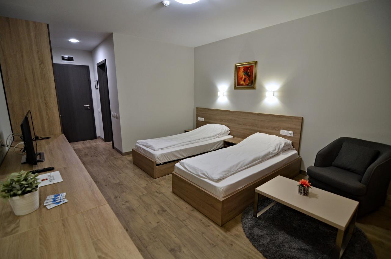 La Casa Hotel Cigov Csark Kültér fotó