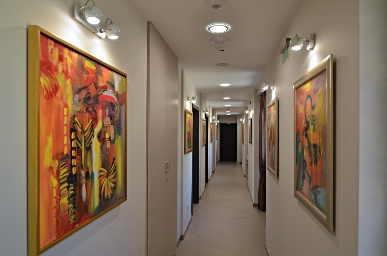 La Casa Hotel Cigov Csark Kültér fotó