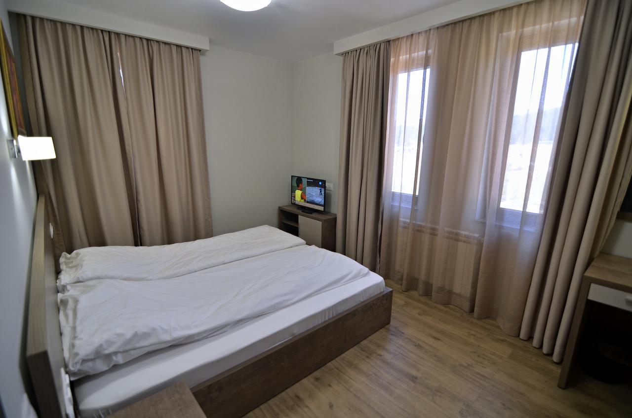 La Casa Hotel Cigov Csark Kültér fotó